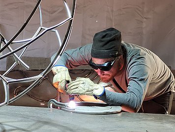 Herstellen der Lampenfassung Herstellen der Lampenfassung